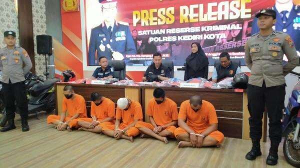 Saling Mengejek Berujung Pengeroyokan 2 Remaja di Kediri, Lima Pelaku Ditangkap