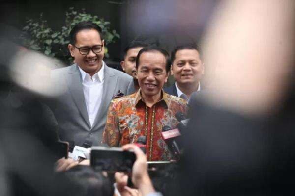 Reshuffle Kabinet Merah Putih, Jokowi Soroti Pergantian Sri Mulyani dan Budi Arie Reshuffle Kabinet Merah Putih, Jokowi Soroti Pergantian Sri Mulyani dan Budi Arie