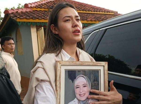 Raisa Minta Publik Hormati Privasi Keluarganya usai Kehilangan Sang Ibunda