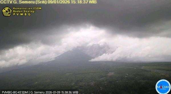 Gunung Semeru Meletus Luncurkan Awan Panas Guguran 4.000 Meter