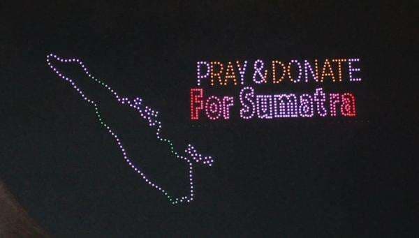 Sempat Akan Dibatalkan karena Hujan, Drone Show di Pantai Lagoon Ancol Hipnotis Pengunjung