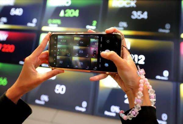 IHSG Melanjutkan Tren Penguatan, Hari Ini Naik ke 7.854 di Awal Pekan