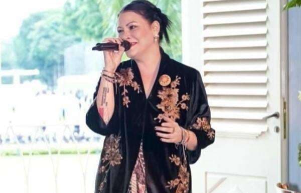 Melanie Subono Soroti Dua Kebijakan Pemerintah yang Bikin Geleng-Geleng Kepala Melanie Subono Soroti Dua Kebijakan Pemerintah yang Bikin Geleng-Geleng Kepala