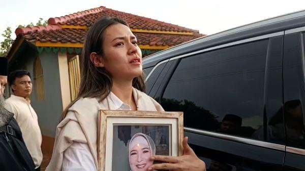 Kilas Balik, Ibunda Raisa Menangis Saat Dibuatkan dan Dinyanyikan 'Lagu Untukmu'