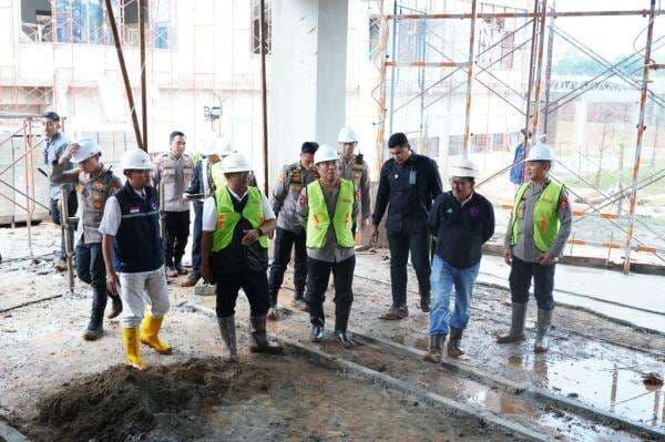 Wakapolri Tinjau Pembangunan SMA Kemala Taruna Bhayangkara, Progres Lampaui Target