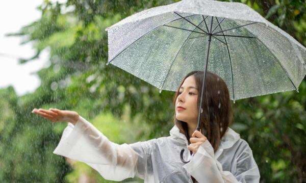 Tips Menjaga Kesehatan Kulit di Musim Hujan, Ini Hal Harus Diperhatikan