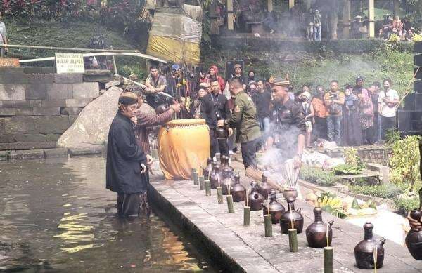 Candi Petirtaan Jolotundo di Mojokerto Diruwat, Refleksi Rasa Syukur dan Menjaga Alam Semesta