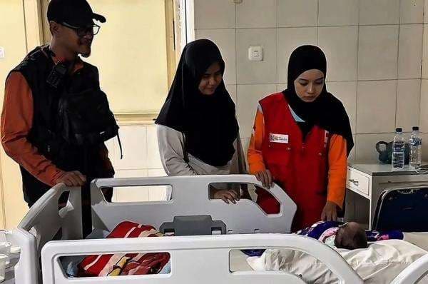 Kisah Haru Bayi dan Ibu di Aceh Tamiang, Dievakuasi dari Pengungsian ke RS di Medan