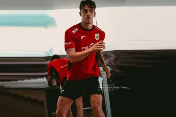 Mauro Zijlstra menegaskan tak takut bersaing dengan Jens Raven untuk posisi striker utama di Timnas Indonesia U-22.