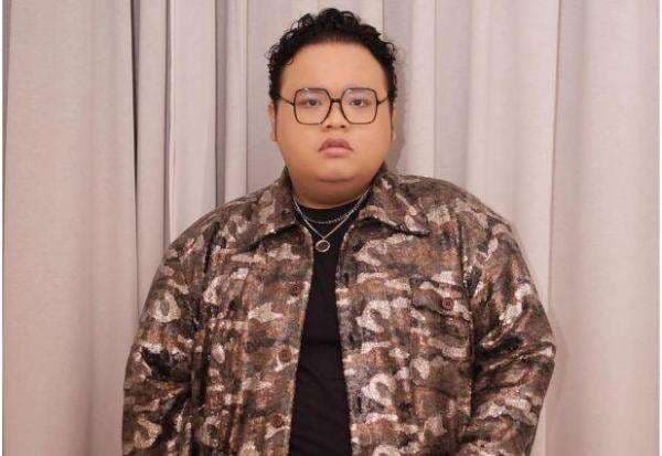 Berjuang Melawan Kanker, Vidi Aldiano Dapat Dukungan dari Peter Holly