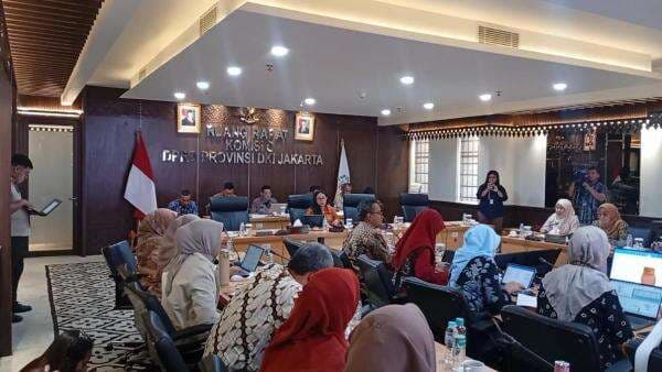 Pansus KTR Masukkan Aturan Larangan Jual Rokok Dekat Sekolah Radius 200 Meter di Jakarta