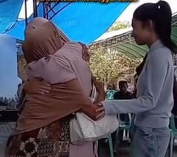 Ayah Pratama Arhan Meninggal Dunia, Azizah Salsha Datang Melayat ke Rumah Duka di Blora