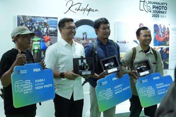 12 Potret Terbaik Karya Jurnalis Nasional Menghiasi Stasiun MRT Bundaran HI