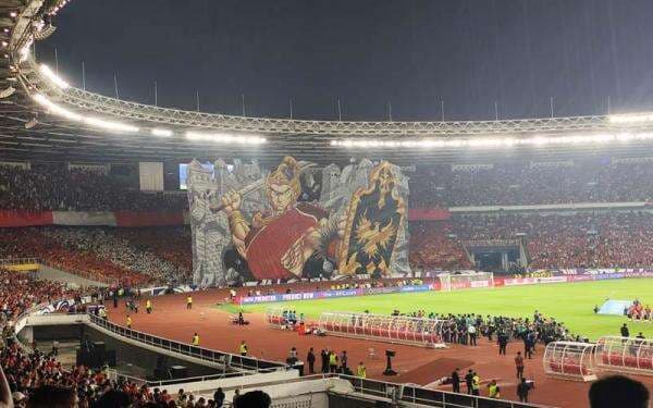 KOREOGRAFI GATOTKACA Hancurkan Tembok China, Dukungan Suporter Bakar Semangat Timnas Indonesia!