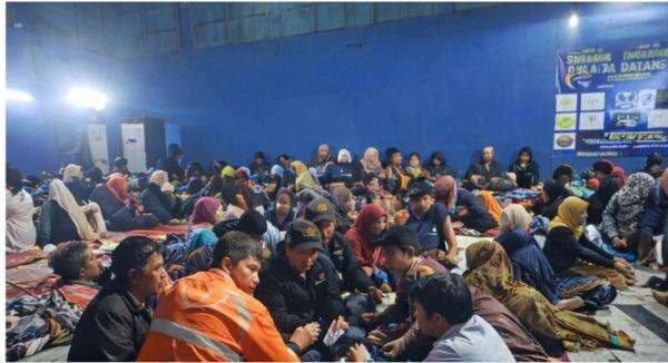 Ahli Waris Korban Meninggal Akibat Longsor Bandung Barat Terima Santunan Rp15 Juta