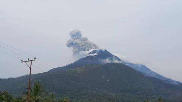 Gunung Lewotobi Laki-Laki Kembali Erupsi, Wisatawan Dilarang Beraktivitas Radius 5 Km
