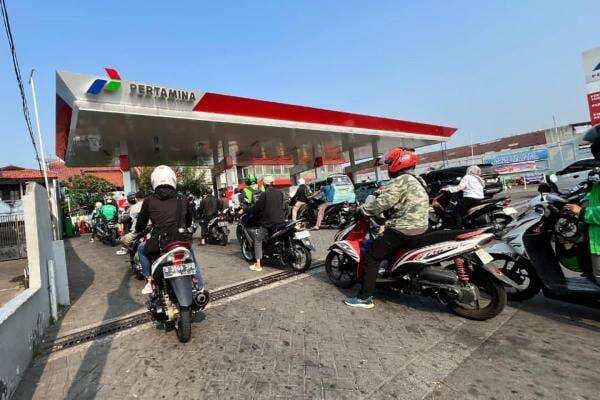 Harga Pertamax Tembus Rp16.250 per Liter, Awas! Ledakan Migrasi ke BBM Subsidi