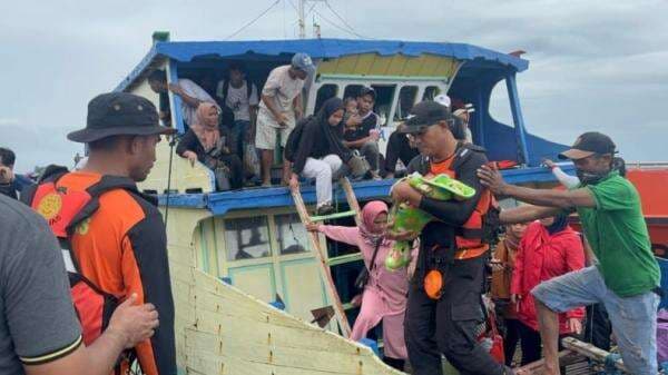 KM Armawati Muat 104 Penumpang Mati Mesin di Perairan Mawasangka Timur Buton Tengah