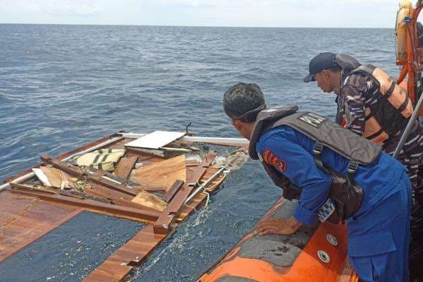 Detik-Detik Kapal Bawa Turis Spanyol Tenggelam di Labuan Bajo, Serpihan Ditemukan