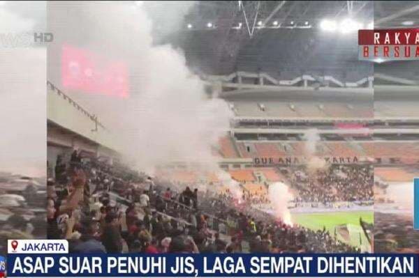 Ricuh! Laga Persija vs Malut United Diwarnai Pelemparan Flare