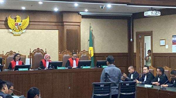 Selain 4,5 Tahun Penjara, Noel Dihukum Bayar Uang Pengganti Rp3,4 Miliar
