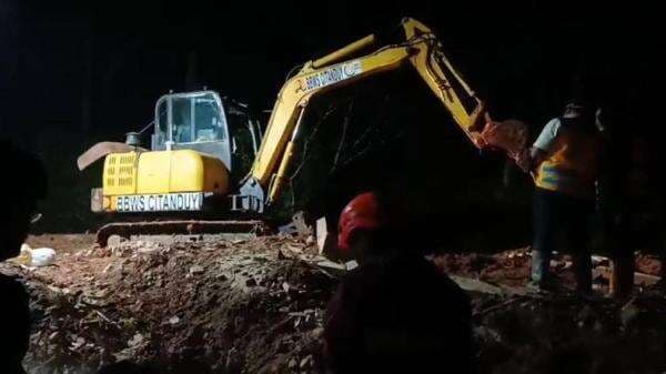 Prakiraan BMKG Cilacap Diguyur Hujan, BNPB Ingatkan Tim SAR Waspada Longsor Susulan