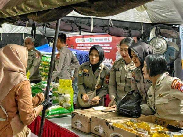Polda Kalteng Gelar Gerakan Pangan Murah, Warga Antusias Beli Sembako Murah