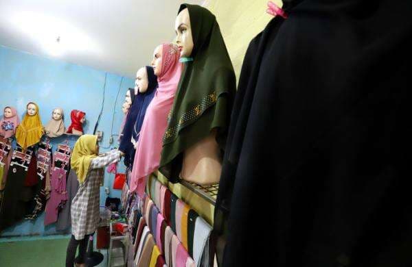 Purbaya Prihatin 99 Persen Busana Muslim Lokal Dikuasai Produk China