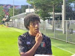 Bek Mali Blak-blakan Akui Gemetar Jumpa Ivar Jenner