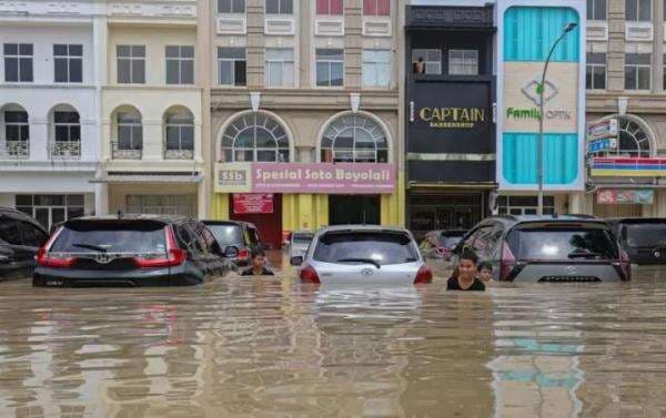 Kali Ciliwung Meluap, 15 RT di Jakarta Timur Masih Terendam Banjir 