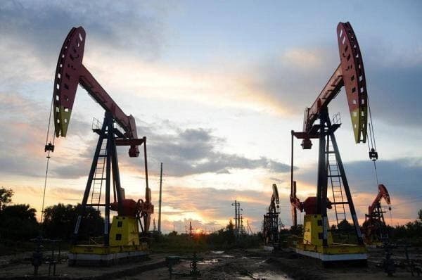 Harga Minyak Mentah Indonesia (ICP) Merosot ke USD62,83 per Barel di November 2025