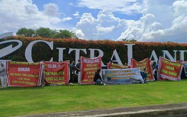 Warga Citraland Tallasa City Gerunduk Kantor Pemasaran, Keluhkan Air Bersih dan Kualitas Bangunan