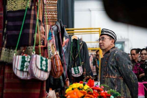 Menbud Apresiasi Pameran Kriya Jemari, Tekankan Pentingnya Inovasi dalam Pemajuan Kebudayaan