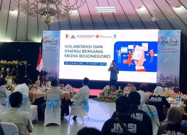 Buka Puasa Bersama Jurnalis, Bupati Bojonegoro Tegaskan Tidak Anti Kritik