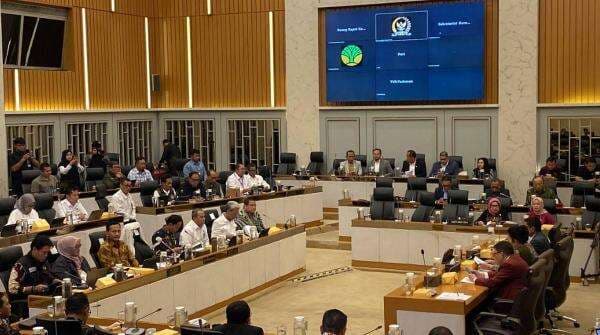 Menhut Kerahkan Drone Cari Sumber Kayu Gelondongan di Banjir Sumatera