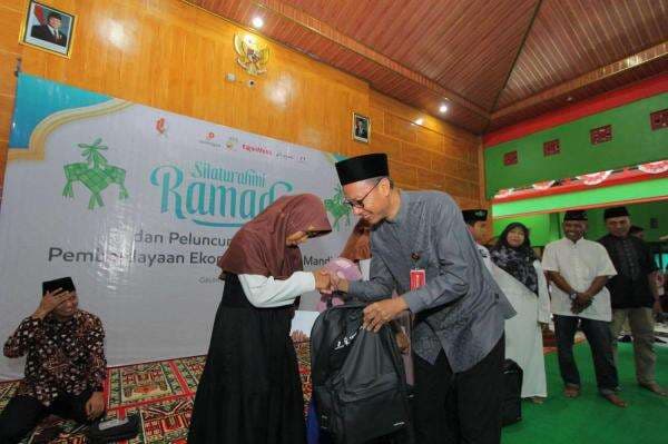 Pekerja Lapangan Migas Banyu Urip, Santuni Ratusan Anak Yatim di Bojonegoro