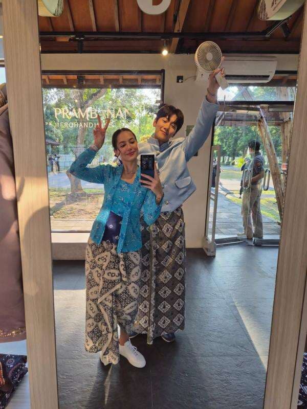 Ji Chang Wook Foto di Candi Prambanan, Pakai Beskap Jadi Mas-Mas Jawa