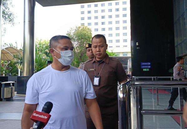 Usai Jadi Tersangka, Rumah Dinas Gubernur Riau Digeledah KPK