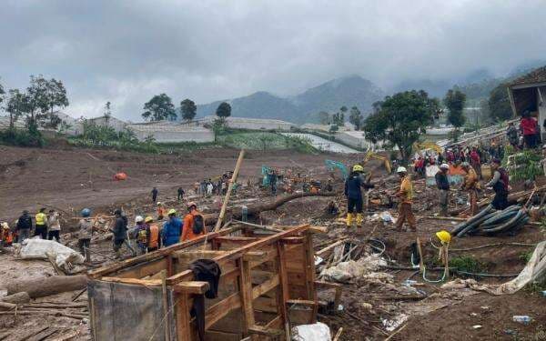 Pencarian Korban Longsor Cisarua Tetap Dilanjutkan Meski Sudah Jalan Sepekan