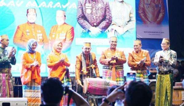 Fadli Zon Buka Festival Gau Maraja Leang-leang di Maros