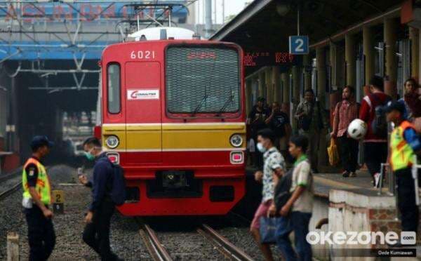 Genangan Air Ganggu Perjalanan KRL Bekasi dan Tanjung Priok
