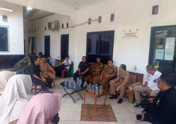 Pasca Aksi Warga, DPMD Karawang Lakukan Monev di Desa Karangligar