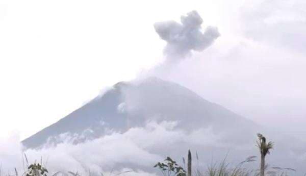 Gunung Semeru Erupsi Lagi Hari Ini, Awan Panas Meluncur 5.000 Meter ke Tenggara