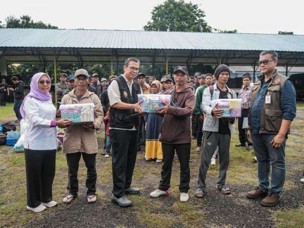 Pemerintah Bantu Pulangkan 92 Warga Terdampak Bencana Kembali ke Daerah Asal