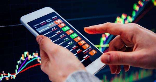 IHSG Turun Tajam Akibat Isu MSCI, Analis Soroti WIIM hingga ERAA