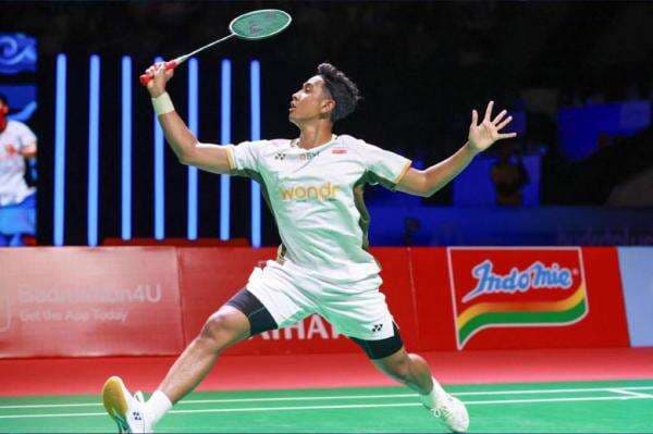 Head to Head Alwi Farhan Vs Panitchaphon Teeratsakul: Aroma Juara Tercium di Istora!