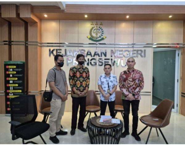 Kejari Pringsewu Terima Pengembalian Dana Korupsi Hibah LPTQ, Total Sudah Rp414 Juta Kejari Pringsewu Terima Pengembalian Dana Korupsi Hibah LPTQ, Total Sudah Rp414 Juta