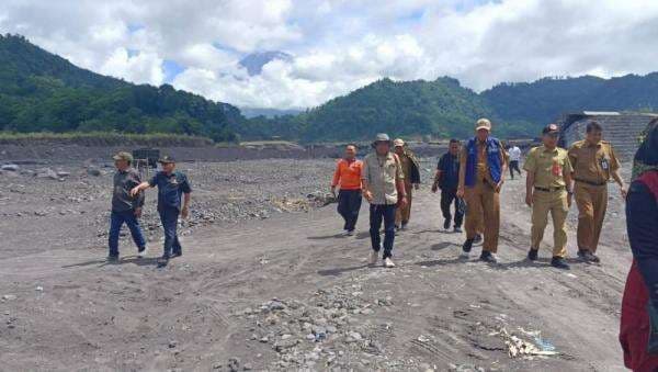 Tanggul Jebol Ancam Keselamatan Warga, Komisi B DPRD Kabupaten Lumajang Darong Penanganan Darurat