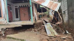 Fenomena Tanah Bergerak, Puluhan Rumah Warga di Banyumas Jateng Rusak