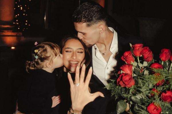 Jennifer Coppen Unggah Foto Latar Biru, Segera Nikah dengan Justin Hubner?